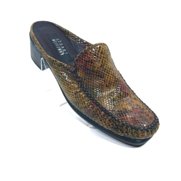 SS1595 GUC $488 Stuart Weitzman Snakeskin Embossed Mules 9.5B - Picture 1 of 8